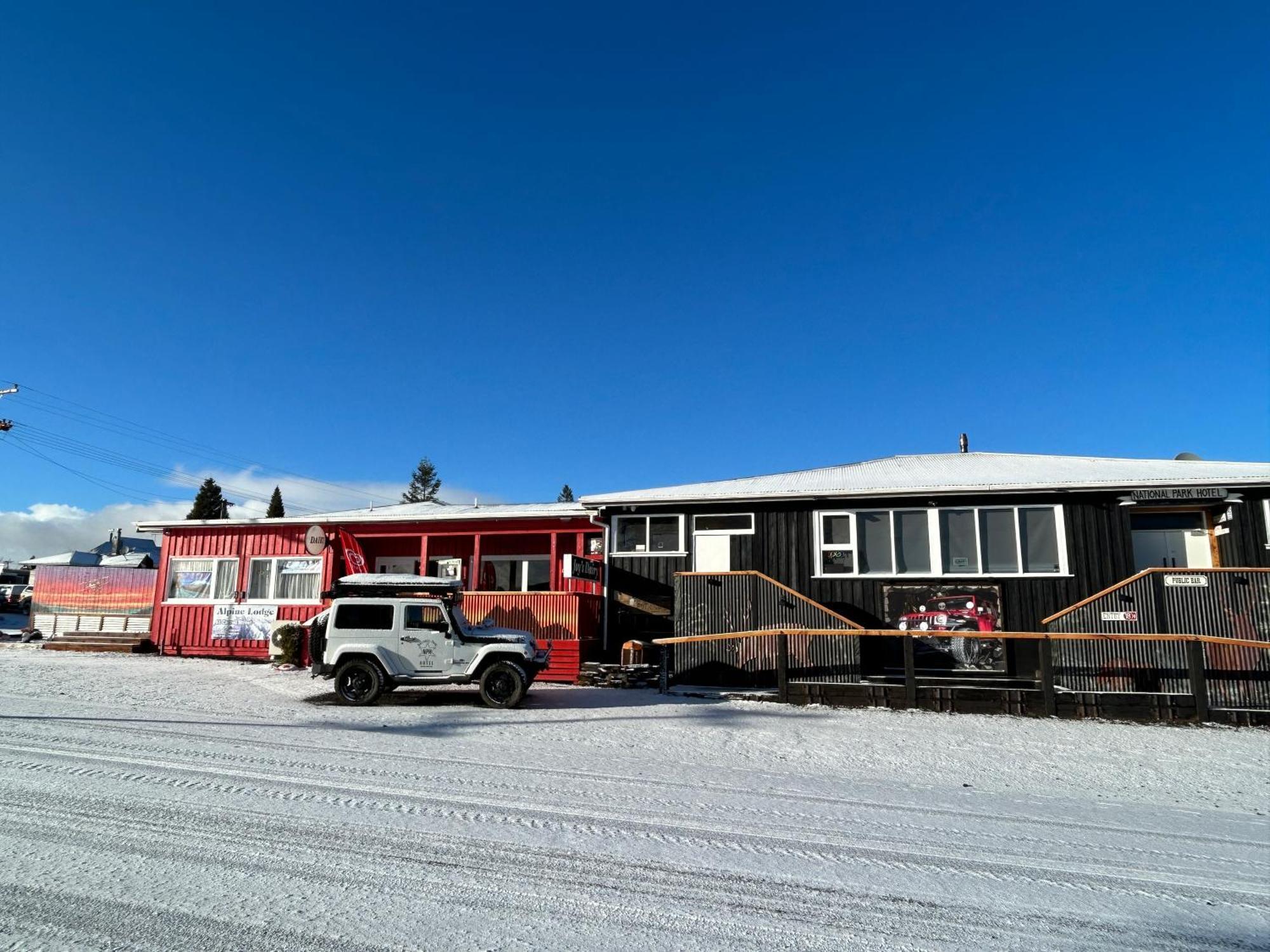 National Park Alpine Lodge Exterior photo